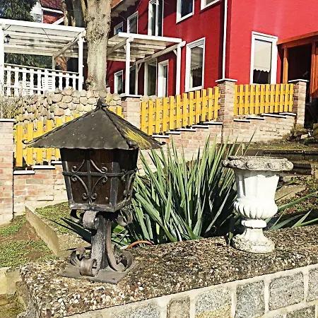 Charmante Ferienwohnung Mit Grossem Garten In City Nahe Ostsee *