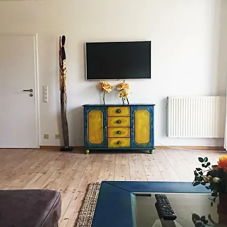 Charmante Ferienwohnung Mit Grossem Garten In City Nahe Ostsee Apartman *