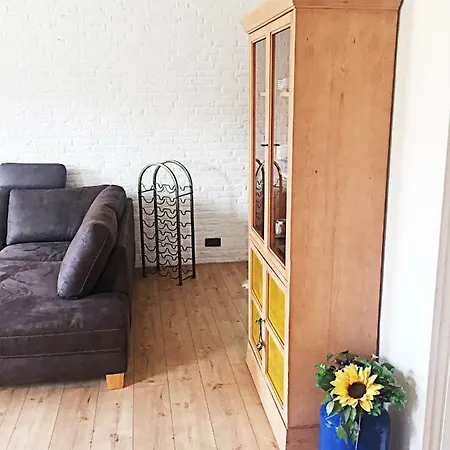 Charmante Ferienwohnung Mit Grossem Garten In City Nahe Ostsee Apartman *